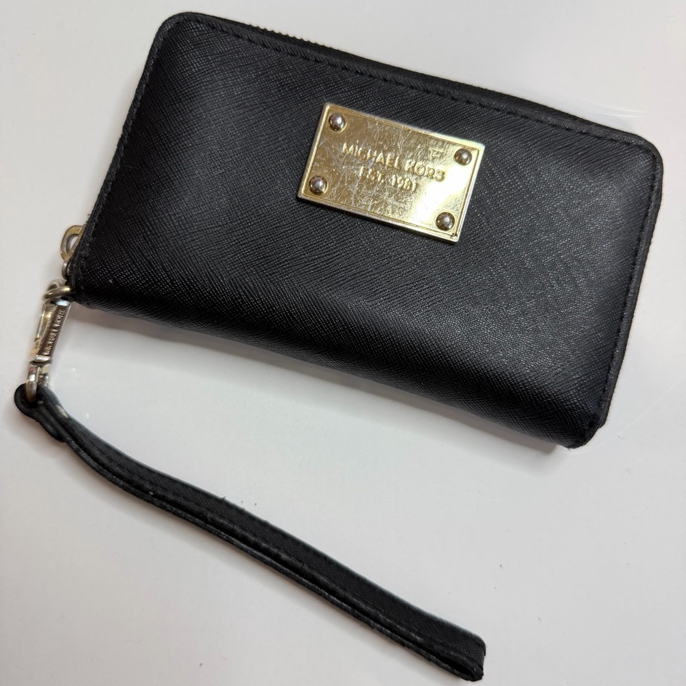 Michael Kors Black Leather Wristlet Zip Wallet